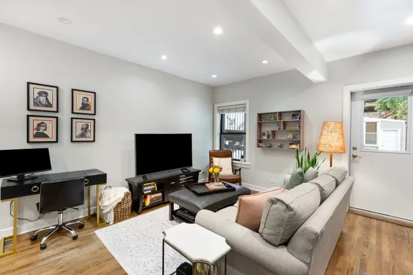1454 W Roscoe ST #1E, Chicago, IL 60657