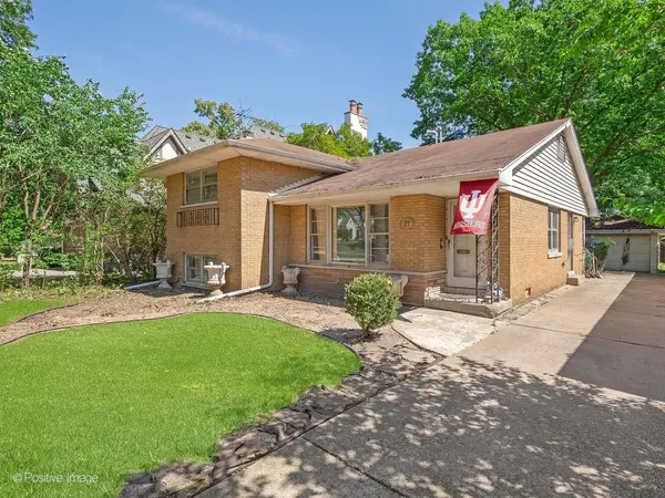 21 N Quincy ST, Hinsdale, IL 60521