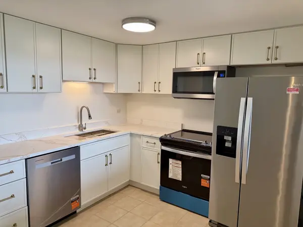 2015 Finley RD S #812, Lombard, IL 60148
