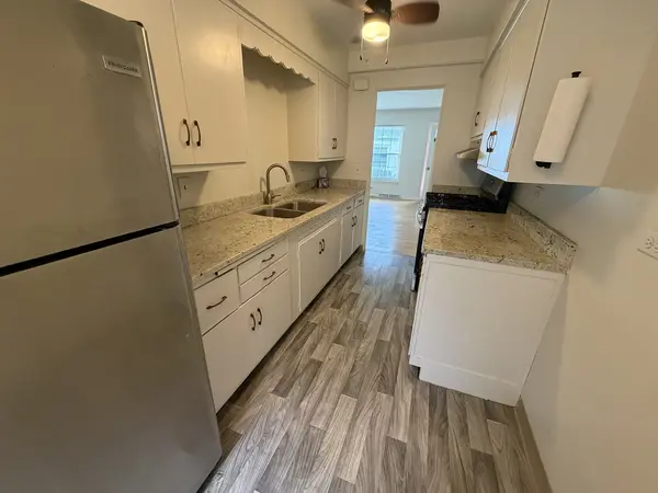 35 E North AVE #1, Lake Bluff, IL 60044