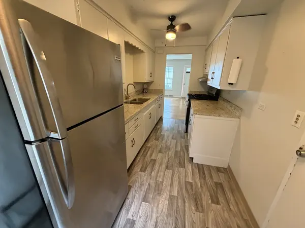 35 E North AVE #1, Lake Bluff, IL 60044