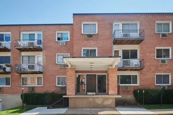 8541 Lotus AVE #710, Skokie, IL 60077