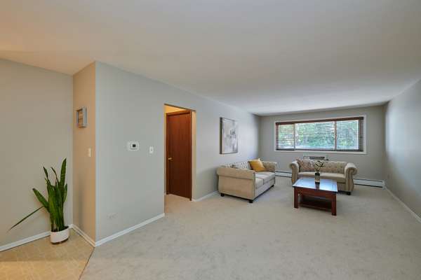 8541 Lotus AVE #710, Skokie, IL 60077
