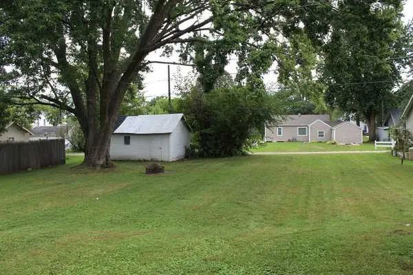 704 Clinton ST, Charles City, IA 50616