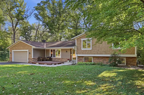 4317 Briarwood LN, Minnetonka, MN 55343