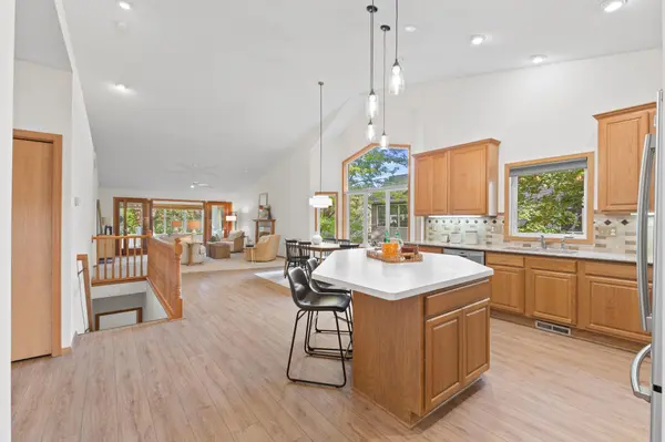 1478 Violet LN, Eagan, MN 55122