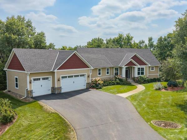 1784 86th CT E, Inver Grove Heights, MN 55077