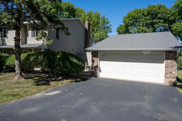 9478 Ranchview LN N, Maple Grove, MN 55369