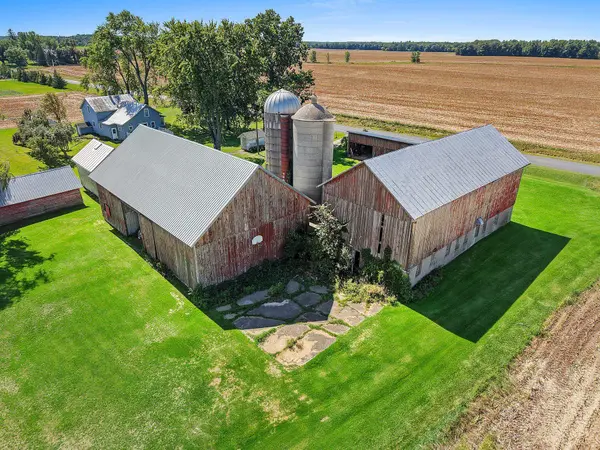 6905 SHANTY RD, Greenleaf, WI 54126-9781