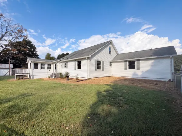 415 Hawkins Rd, Clarksville, TN 37040