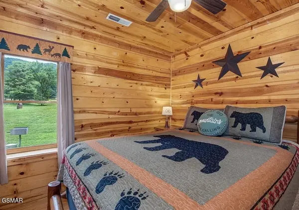 3424 Sugar Camp Circle, Pigeon Forge, TN 37862