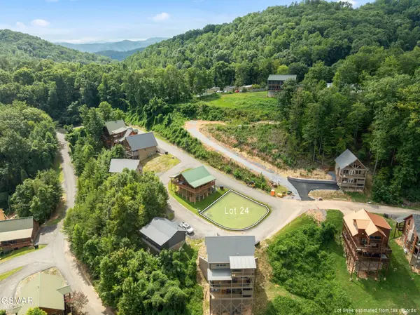 24 Pine Peak Way, Pigeon Forge, TN 37862