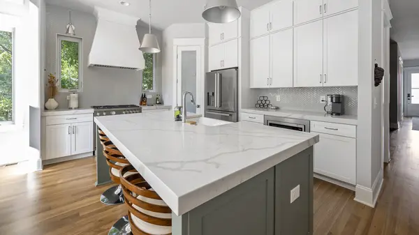 916B N 6th St, Nashville, TN 37207