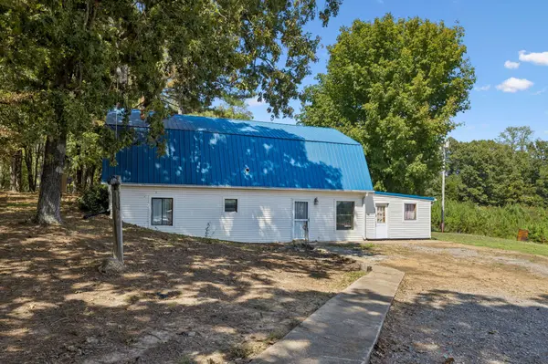 1219 Saint Michael Rd, Southside, TN 37171