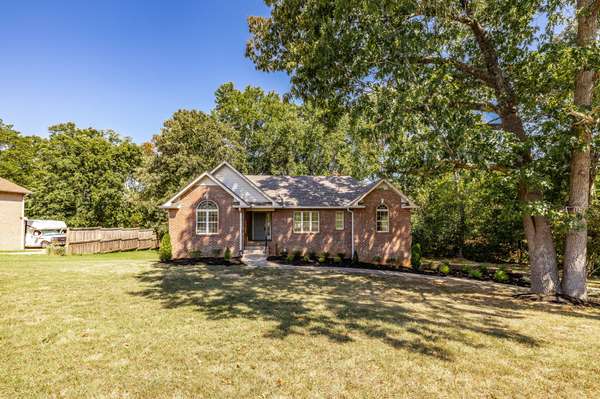 3005 Lana Ln, Greenbrier, TN 37073