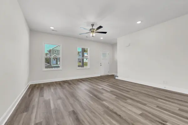 34 Dixon Dr, Clarksville, TN 37040