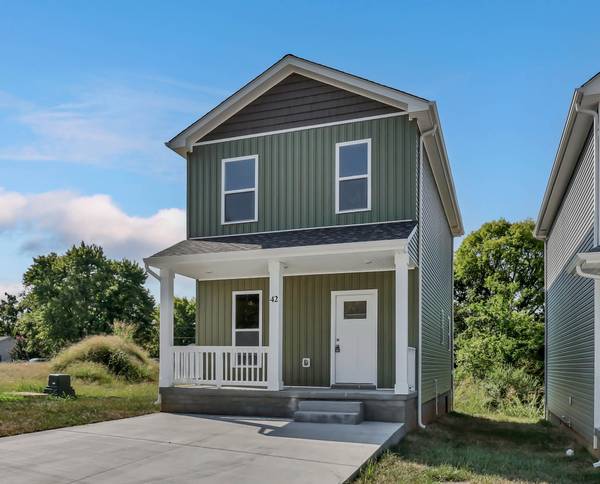 42 Dixon Dr, Clarksville, TN 37040