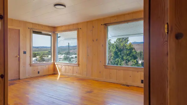 121 SW State St, Tonasket, WA 98855