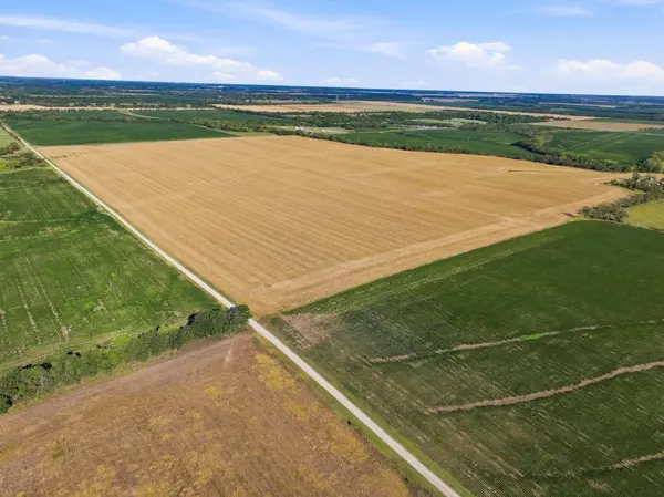Lot 1 E Prairie Creek Estates, Valley Center, KS 67147