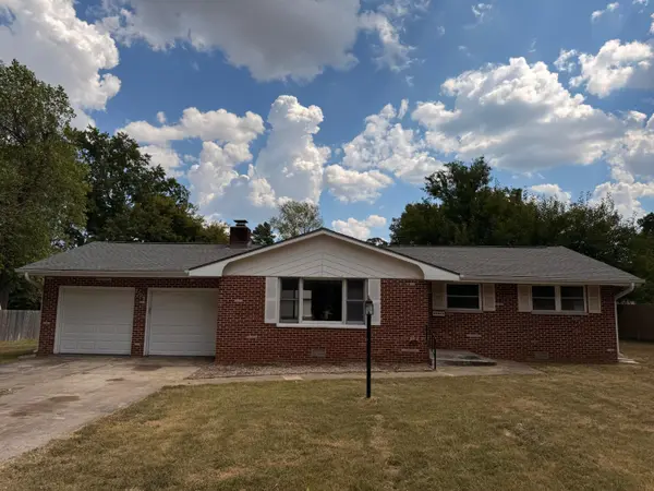 1404 S Madison AVE, Aurora, MO 65605
