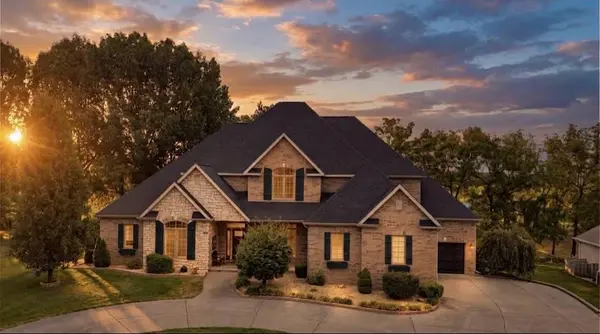 109 E Metalwood DR, Republic, MO 65738