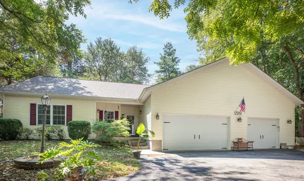 299 River Point RD, Hollister, MO 65672