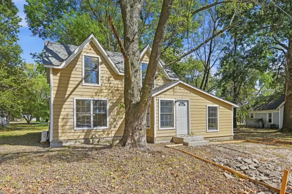 1402 Poplar ST, Lamar, MO 64759