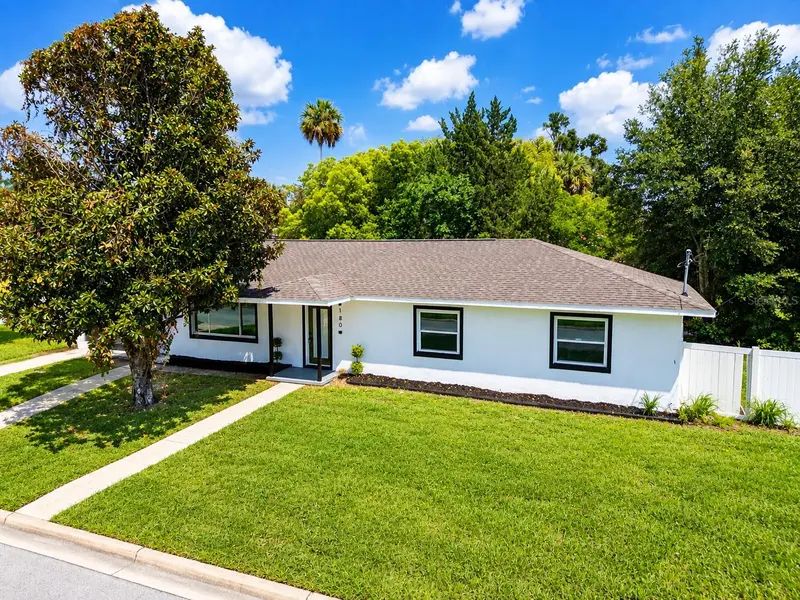 180 N KENTUCKY AVE, Umatilla, FL 32784