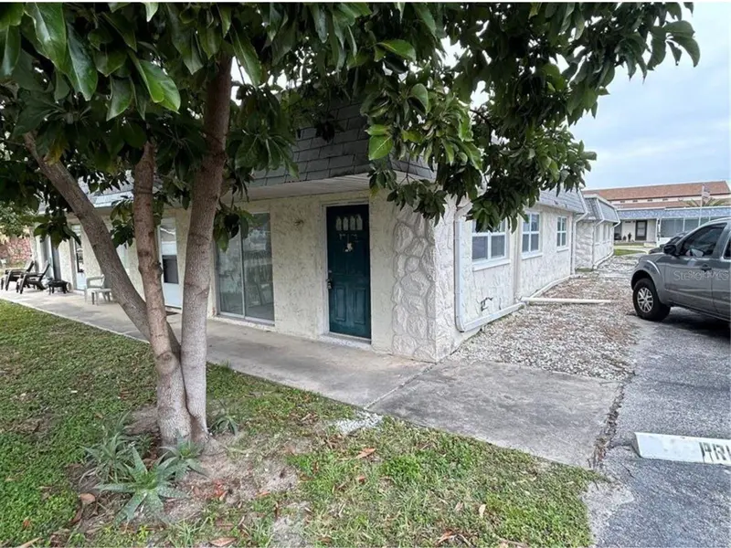 9820 HIDDEN LN #2, Port Richey, FL 34668