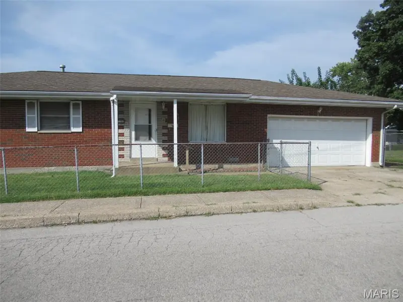 1200 Alton AVE, Madison, IL 62060
