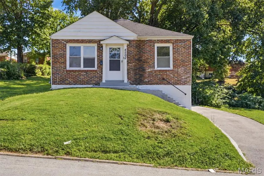 4502 June AVE, St Louis, MO 63121