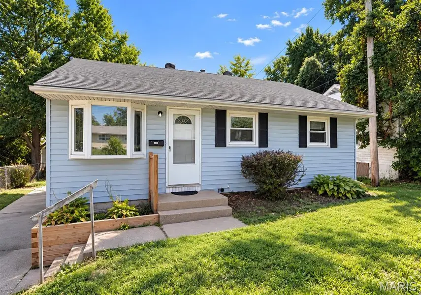 452 Shepley DR, St Louis, MO 63137