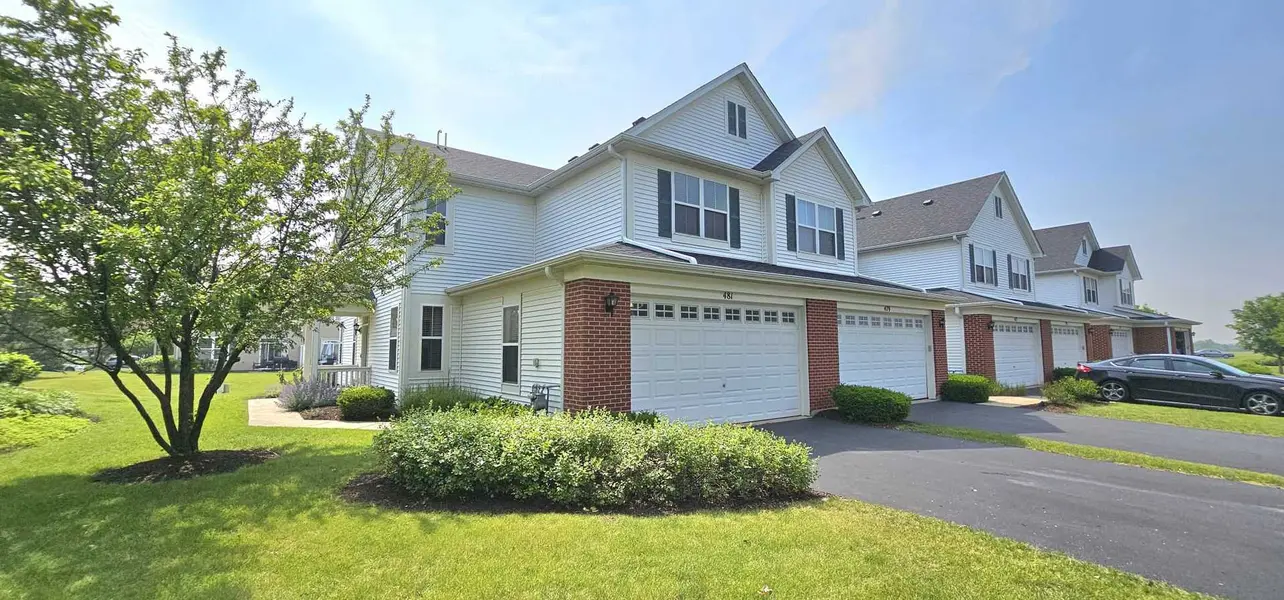 481 Silver Charm DR #481, Oswego, IL 60543