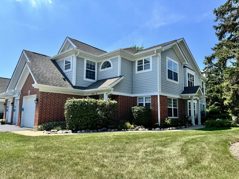 200 Chesterfield CT #D, Schaumburg, IL 60193