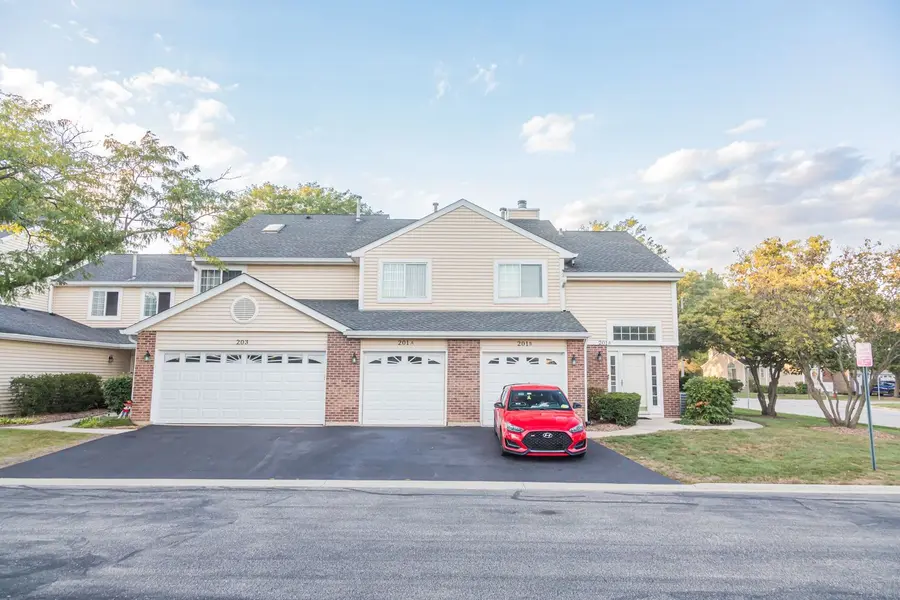 201 Brittany DR #A, Streamwood, IL 60107