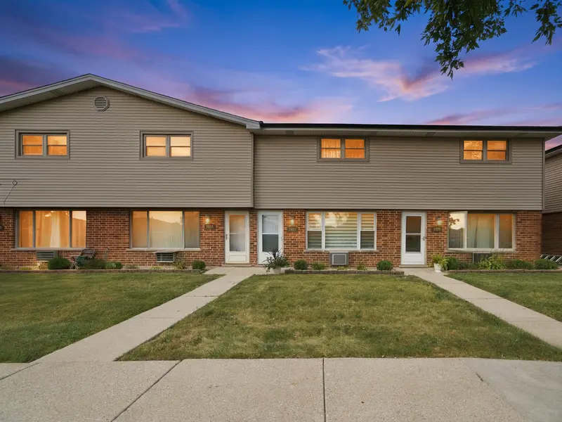 7328 W 84th ST, Bridgeview, IL 60455
