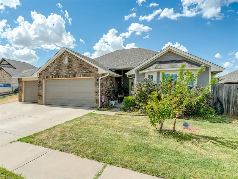 10205 Salt Fork DR, Yukon, OK 73099