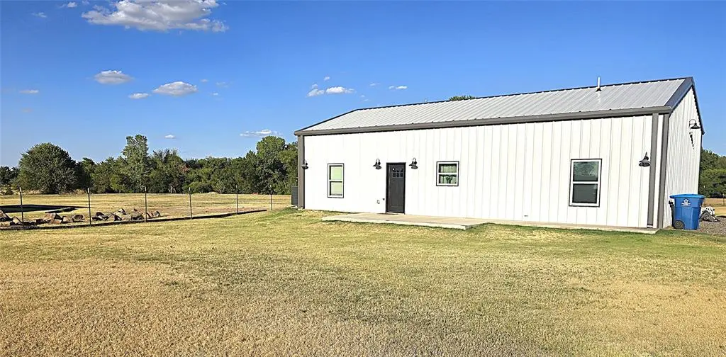 831 County Street 2917, Tuttle, OK 73089