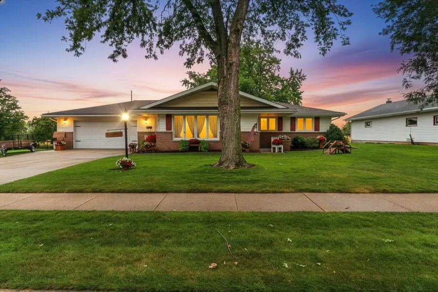 233 E NATIONAL AVE, Brillion, WI 54110
