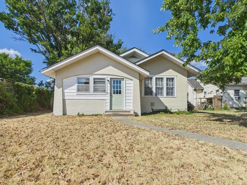 824 W Main ST, Cabool, MO 65689