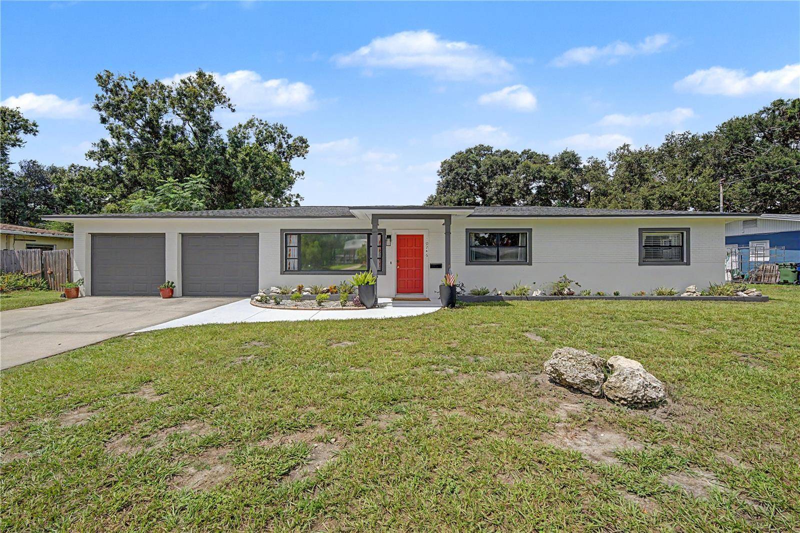 10246 N VALLE DR, Tampa, FL 33612