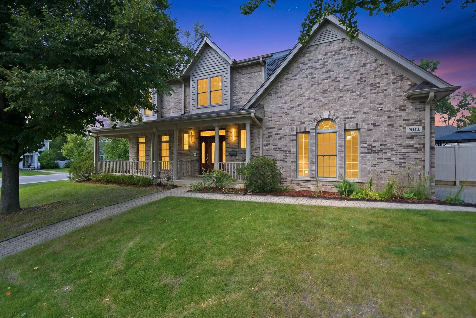 301 Spruce ST, Glenview, IL 60025