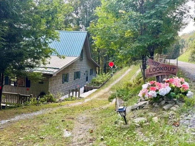 459 Lookout DR, Mars Hill, NC 28754