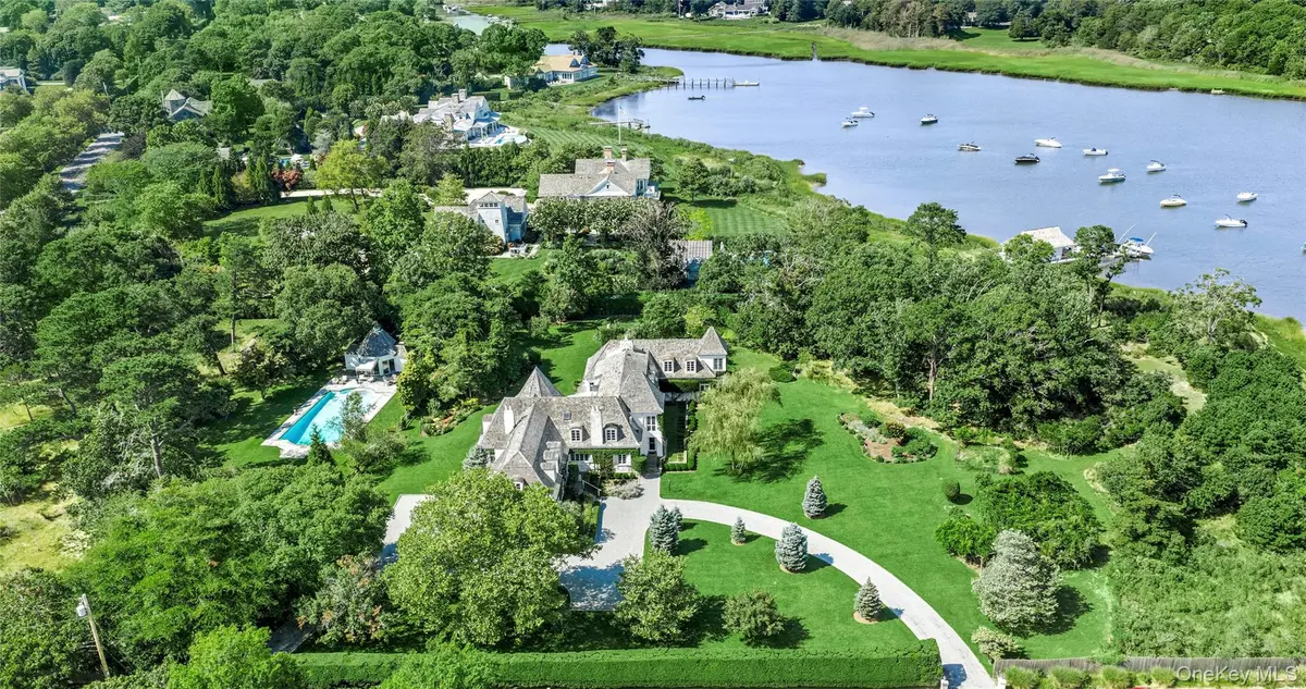 41 Niamogue LN, Quogue, NY 11959