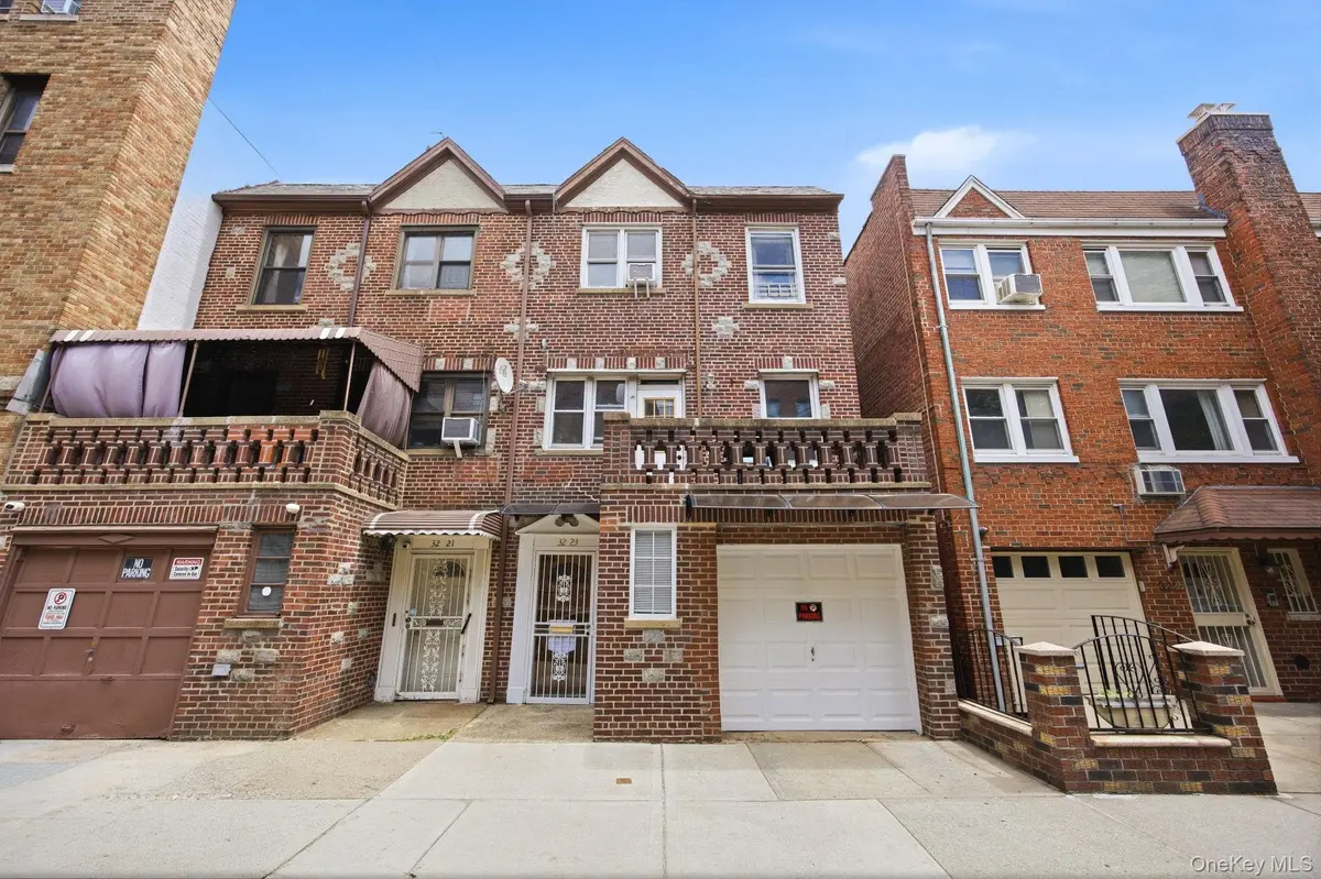 32-23 41st ST, Astoria, NY 11103