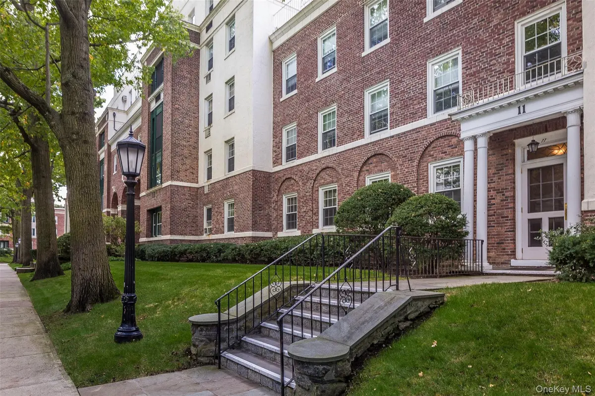 11 Brooklands #3i, Bronxville, NY 10708