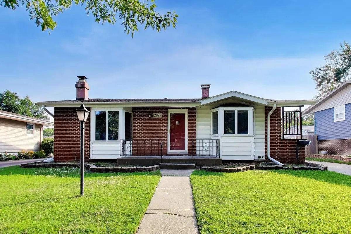 2925 E 188th PL, Lansing, IL 60438