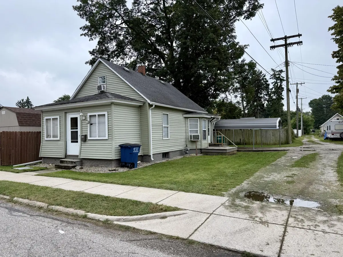 108 Tecumseh ST, La Porte, IN 46350