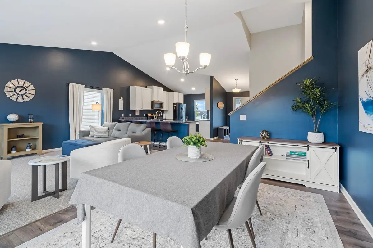 15135 Emory CIR, Apple Valley, MN 55124