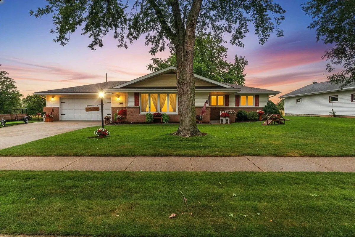 233 E NATIONAL AVE, Brillion, WI 54110